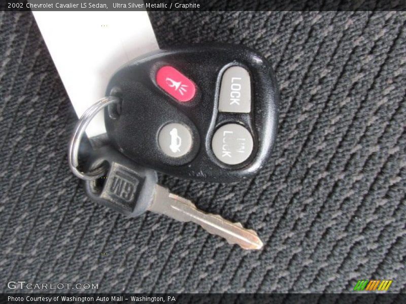 Ultra Silver Metallic / Graphite 2002 Chevrolet Cavalier LS Sedan