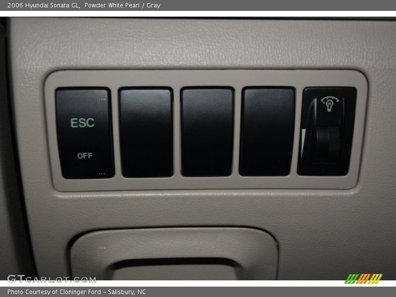 Powder White Pearl / Gray 2006 Hyundai Sonata GL