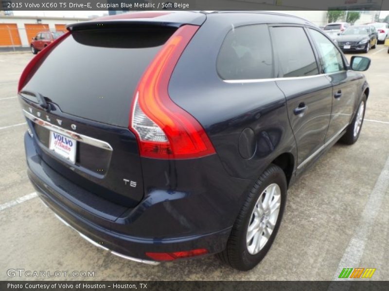 Caspian Blue Metallic / Soft Beige 2015 Volvo XC60 T5 Drive-E