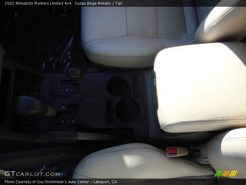 Sudan Beige Metallic / Tan 2002 Mitsubishi Montero Limited 4x4