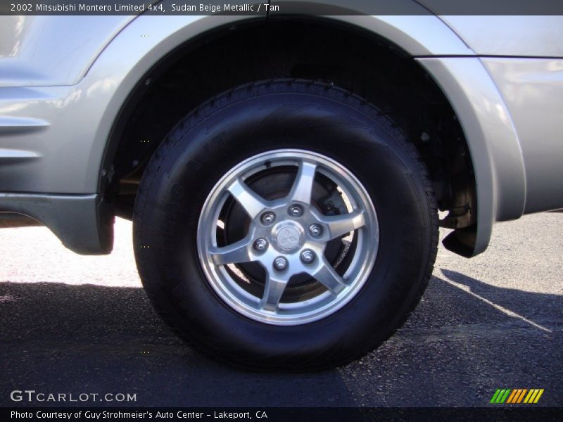 Sudan Beige Metallic / Tan 2002 Mitsubishi Montero Limited 4x4