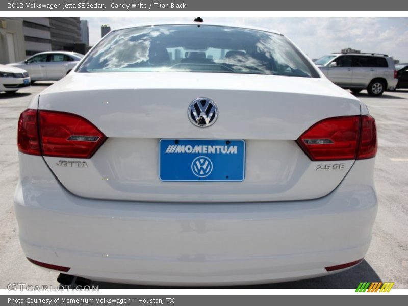 Candy White / Titan Black 2012 Volkswagen Jetta SE Sedan