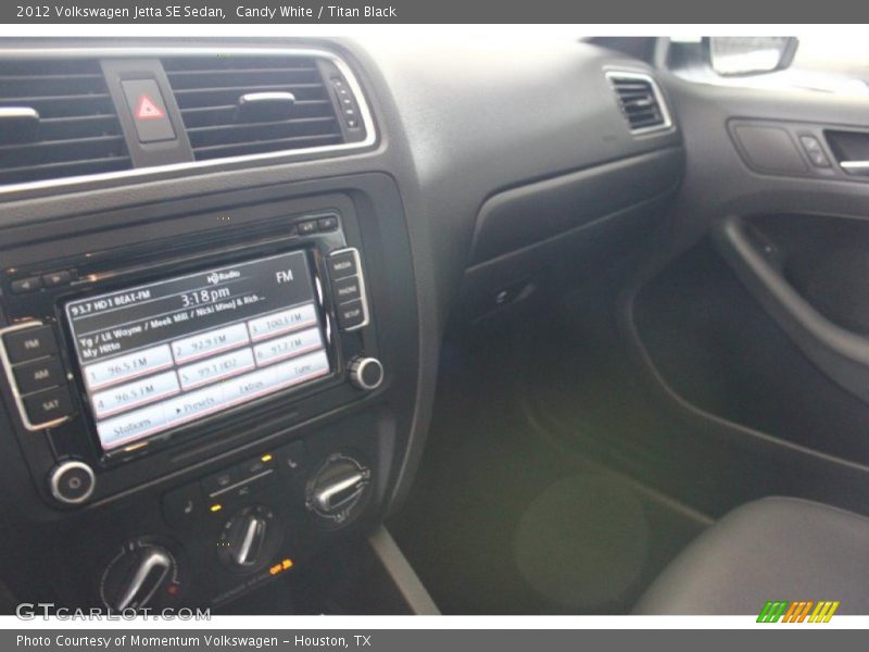 Candy White / Titan Black 2012 Volkswagen Jetta SE Sedan