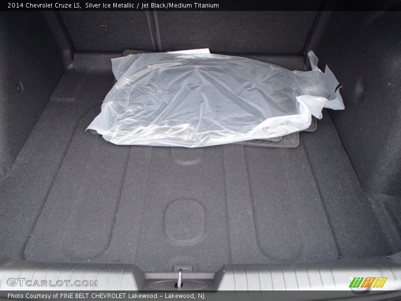 Silver Ice Metallic / Jet Black/Medium Titanium 2014 Chevrolet Cruze LS
