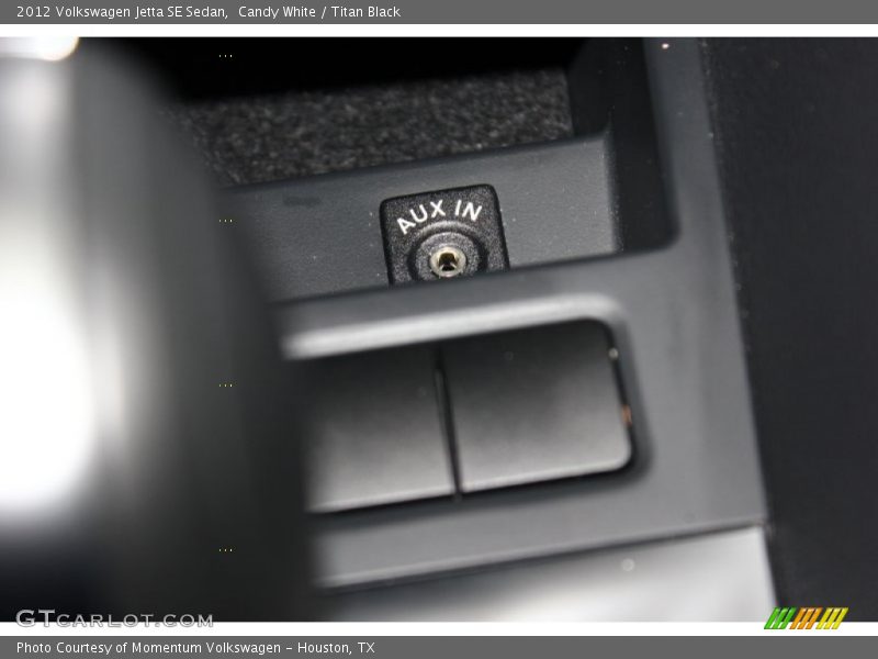 Candy White / Titan Black 2012 Volkswagen Jetta SE Sedan