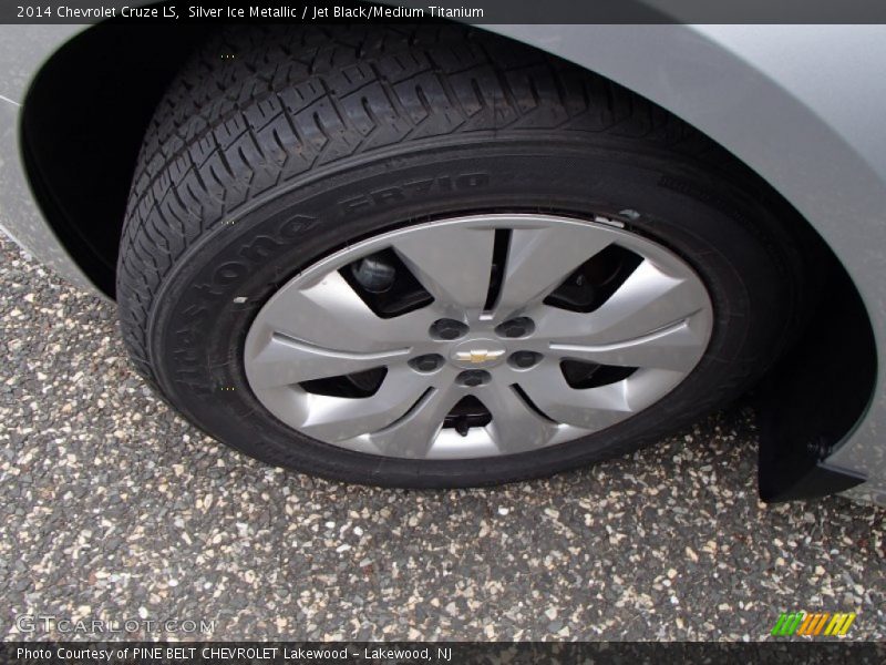Silver Ice Metallic / Jet Black/Medium Titanium 2014 Chevrolet Cruze LS