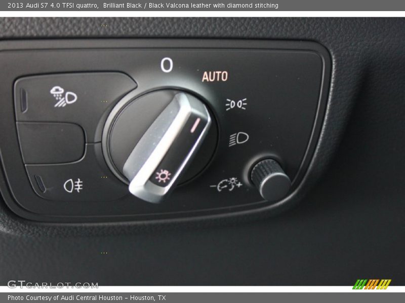 Controls of 2013 S7 4.0 TFSI quattro