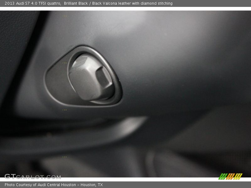 Brilliant Black / Black Valcona leather with diamond stitching 2013 Audi S7 4.0 TFSI quattro