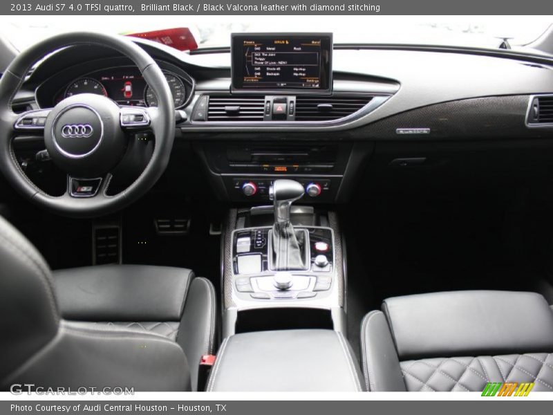 Dashboard of 2013 S7 4.0 TFSI quattro