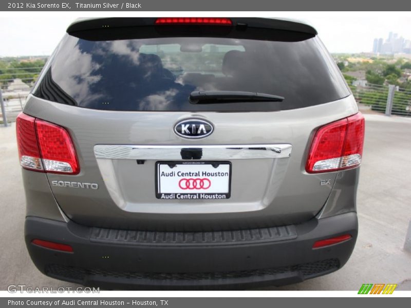 Titanium Silver / Black 2012 Kia Sorento EX