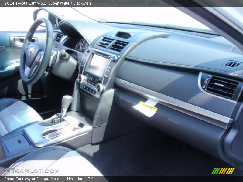 Super White / Black/Ash 2014 Toyota Camry SE