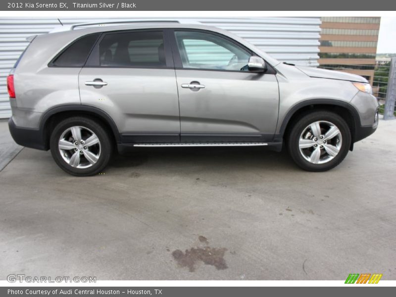 Titanium Silver / Black 2012 Kia Sorento EX