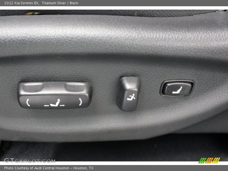 Titanium Silver / Black 2012 Kia Sorento EX