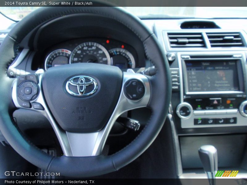 Super White / Black/Ash 2014 Toyota Camry SE