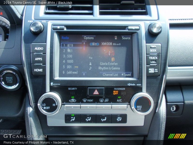 Super White / Black/Ash 2014 Toyota Camry SE