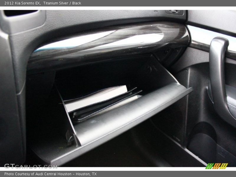Titanium Silver / Black 2012 Kia Sorento EX