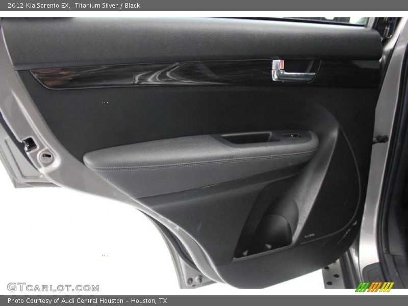 Titanium Silver / Black 2012 Kia Sorento EX