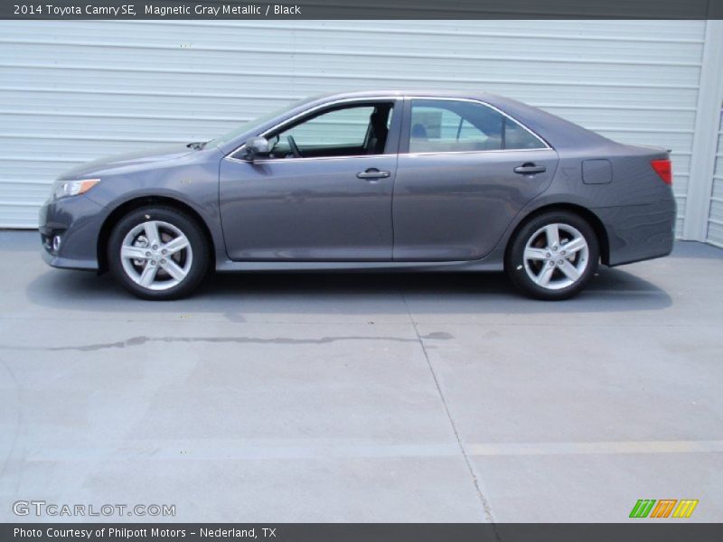 Magnetic Gray Metallic / Black 2014 Toyota Camry SE