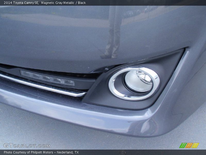 Magnetic Gray Metallic / Black 2014 Toyota Camry SE