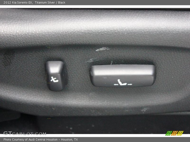 Titanium Silver / Black 2012 Kia Sorento EX