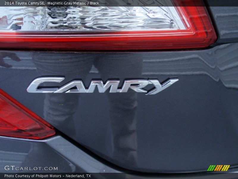Magnetic Gray Metallic / Black 2014 Toyota Camry SE
