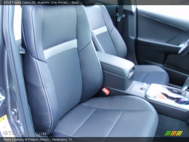Magnetic Gray Metallic / Black 2014 Toyota Camry SE