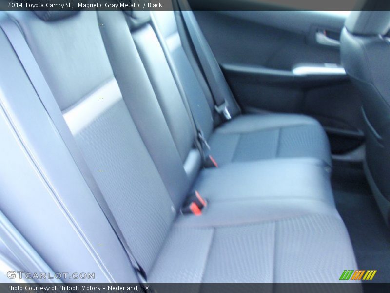 Magnetic Gray Metallic / Black 2014 Toyota Camry SE