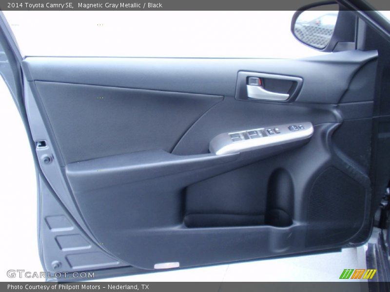 Magnetic Gray Metallic / Black 2014 Toyota Camry SE