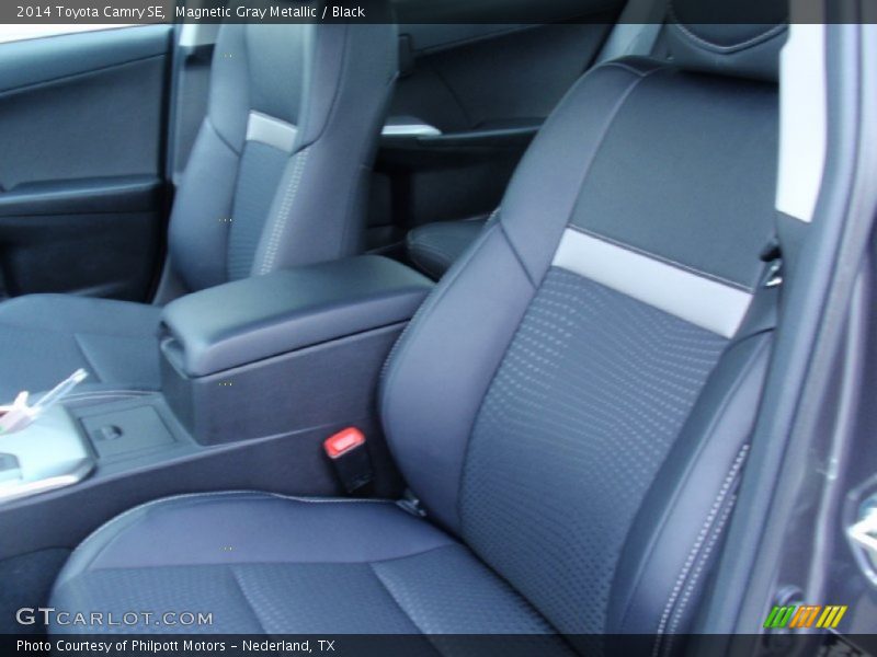 Magnetic Gray Metallic / Black 2014 Toyota Camry SE