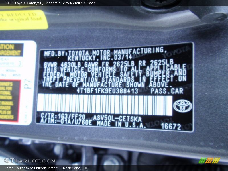 Magnetic Gray Metallic / Black 2014 Toyota Camry SE
