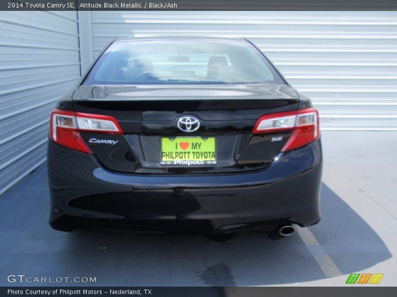Attitude Black Metallic / Black/Ash 2014 Toyota Camry SE