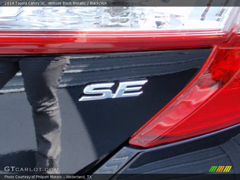 Attitude Black Metallic / Black/Ash 2014 Toyota Camry SE