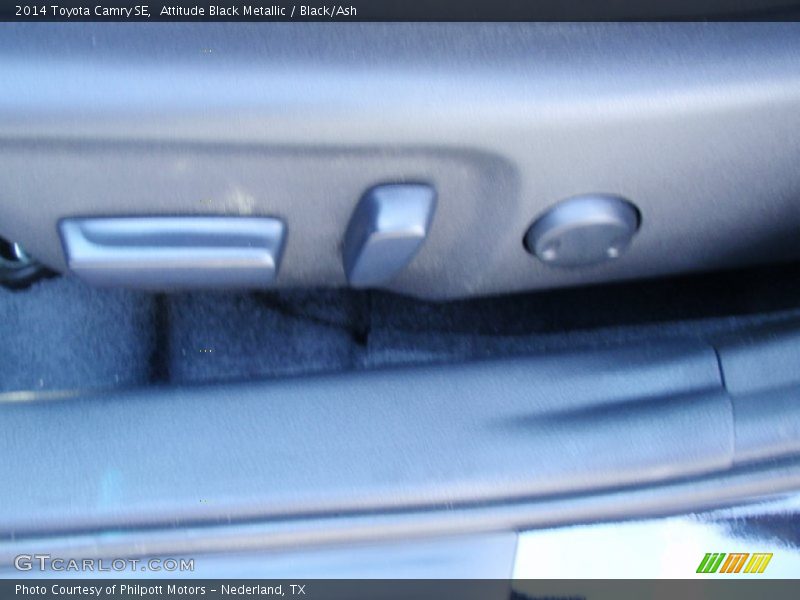 Attitude Black Metallic / Black/Ash 2014 Toyota Camry SE