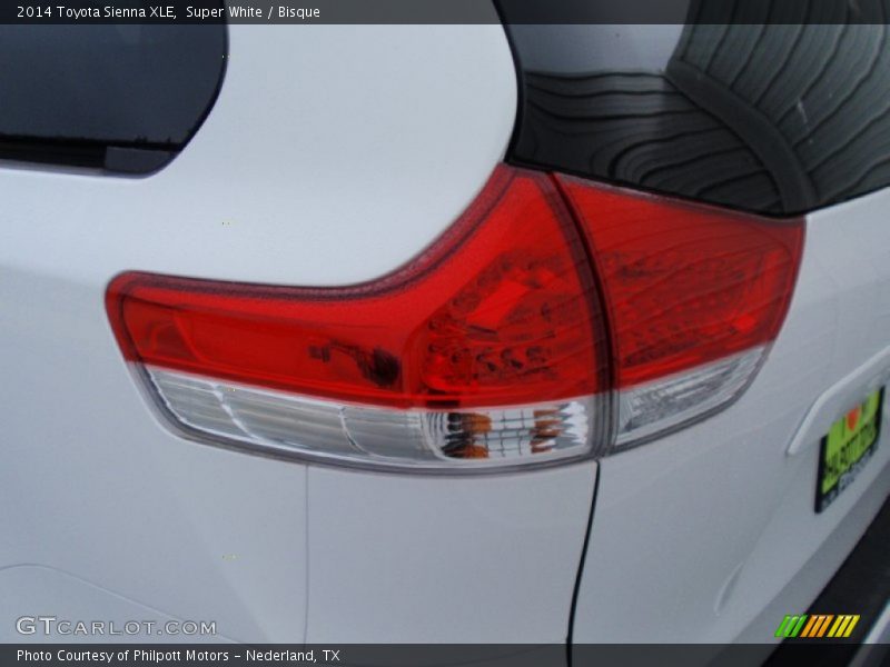 Super White / Bisque 2014 Toyota Sienna XLE