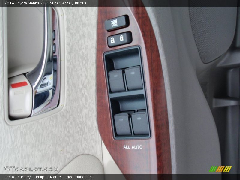 Super White / Bisque 2014 Toyota Sienna XLE