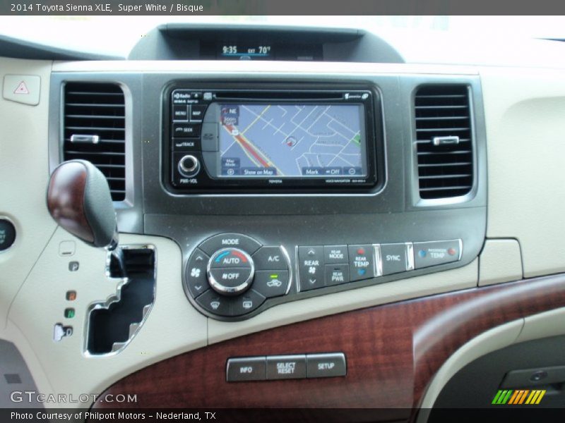 Super White / Bisque 2014 Toyota Sienna XLE