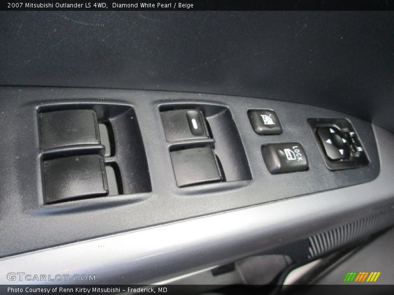 Diamond White Pearl / Beige 2007 Mitsubishi Outlander LS 4WD