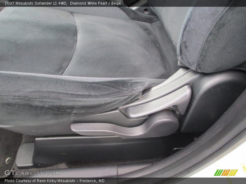 Diamond White Pearl / Beige 2007 Mitsubishi Outlander LS 4WD