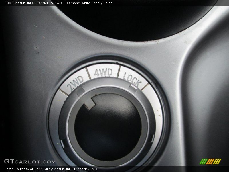 Diamond White Pearl / Beige 2007 Mitsubishi Outlander LS 4WD