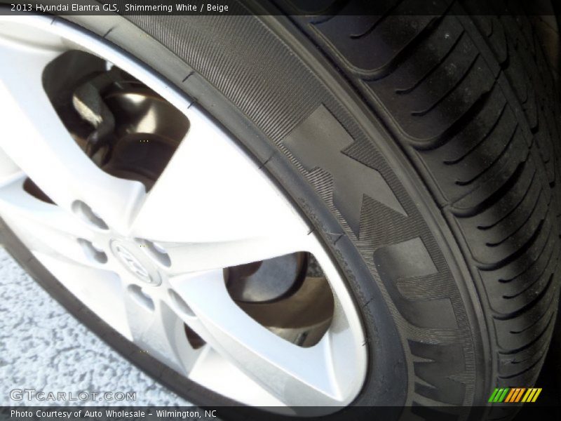 Shimmering White / Beige 2013 Hyundai Elantra GLS