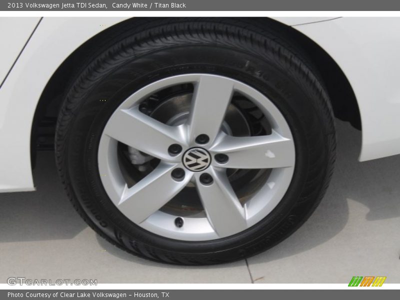 Candy White / Titan Black 2013 Volkswagen Jetta TDI Sedan