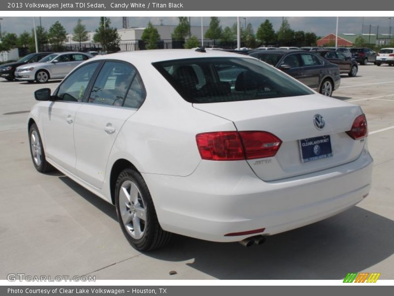 Candy White / Titan Black 2013 Volkswagen Jetta TDI Sedan
