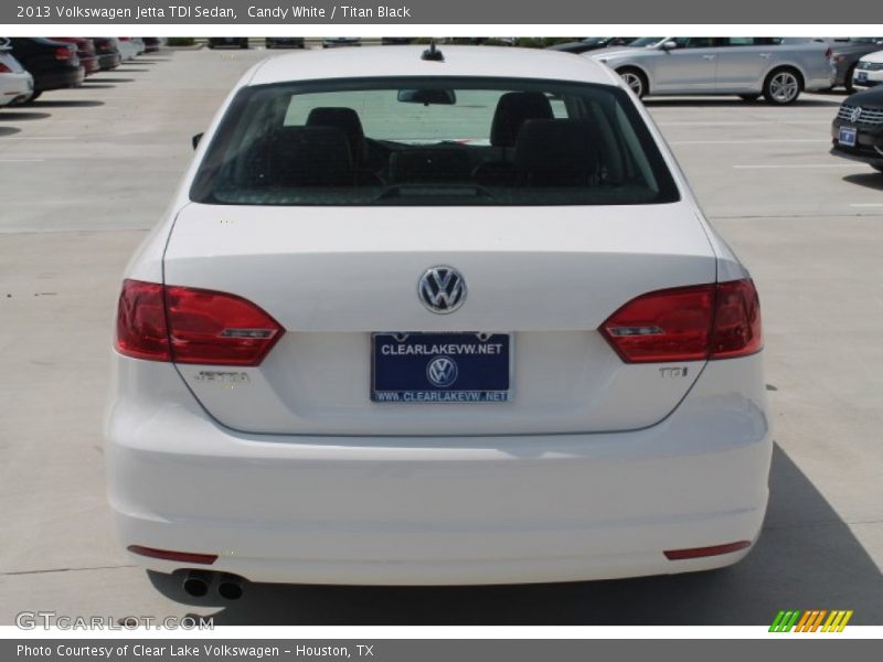 Candy White / Titan Black 2013 Volkswagen Jetta TDI Sedan
