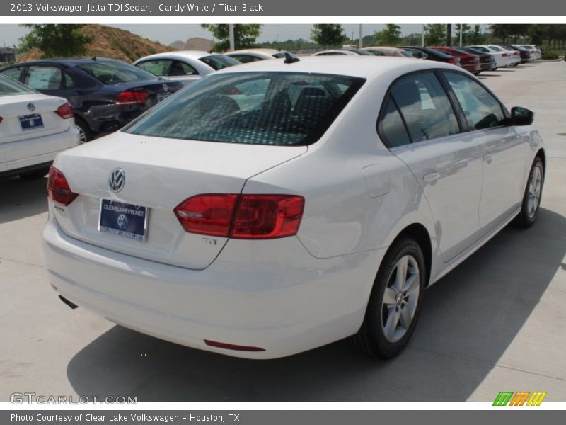 Candy White / Titan Black 2013 Volkswagen Jetta TDI Sedan