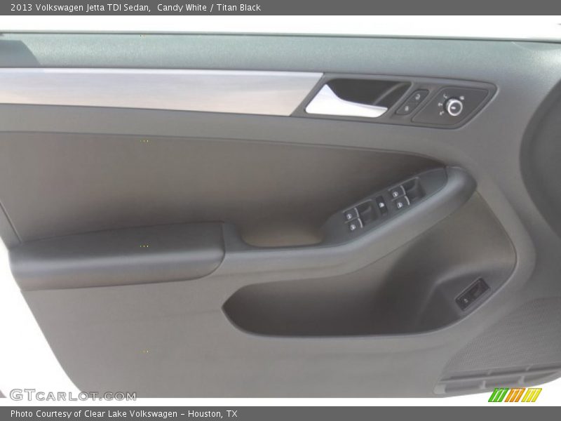 Candy White / Titan Black 2013 Volkswagen Jetta TDI Sedan