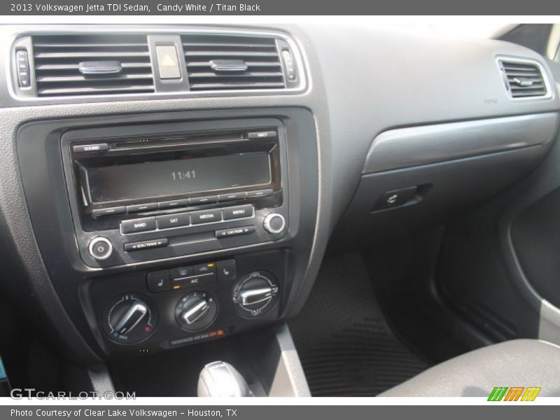 Candy White / Titan Black 2013 Volkswagen Jetta TDI Sedan
