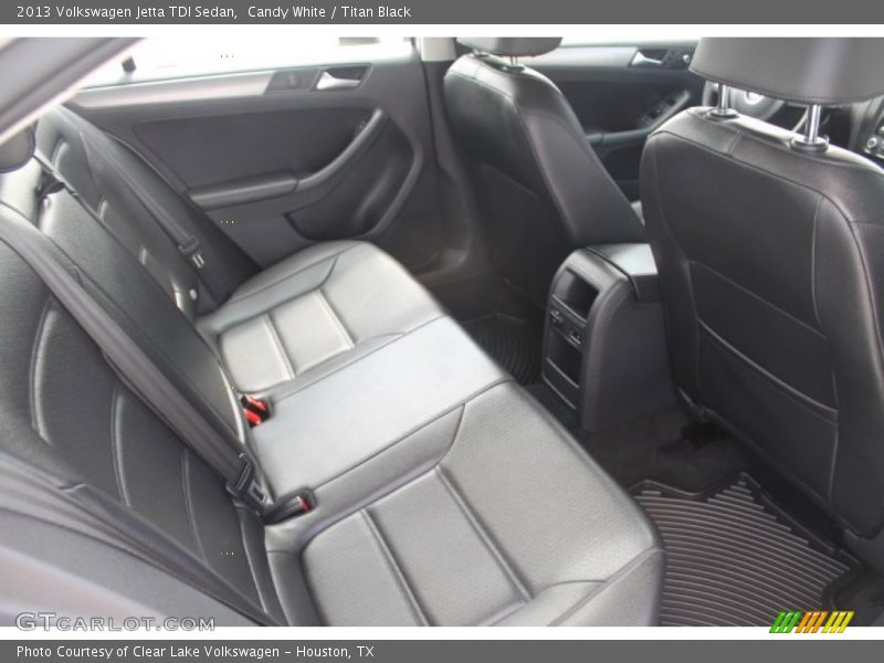 Candy White / Titan Black 2013 Volkswagen Jetta TDI Sedan