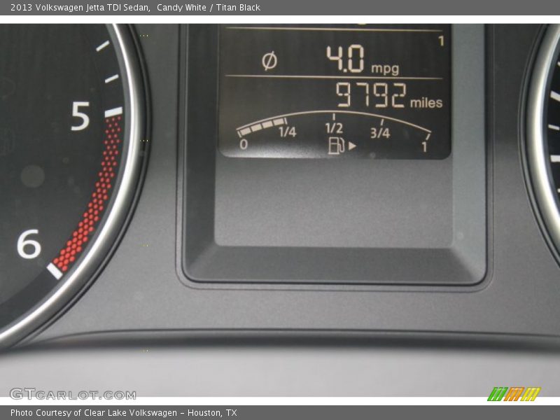 Candy White / Titan Black 2013 Volkswagen Jetta TDI Sedan