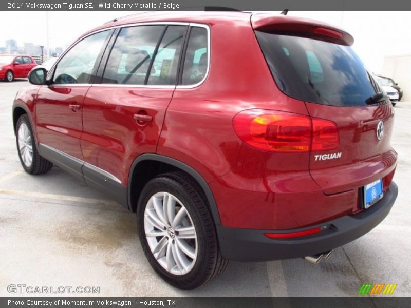 Wild Cherry Metallic / Beige 2014 Volkswagen Tiguan SE