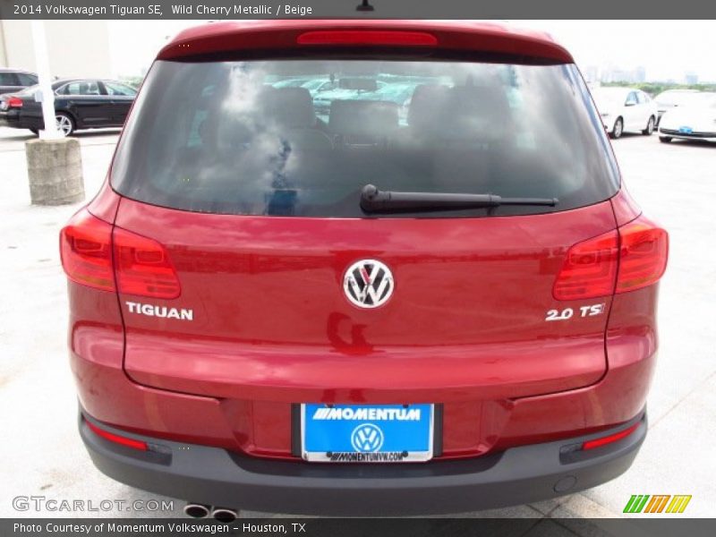 Wild Cherry Metallic / Beige 2014 Volkswagen Tiguan SE